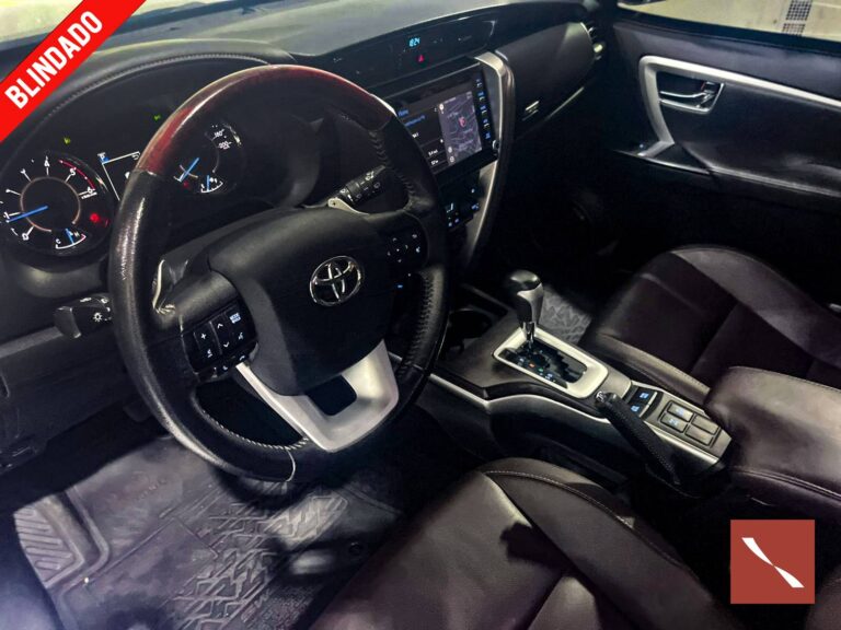 TOYOTA HILUX SW4 SRX 7L-01