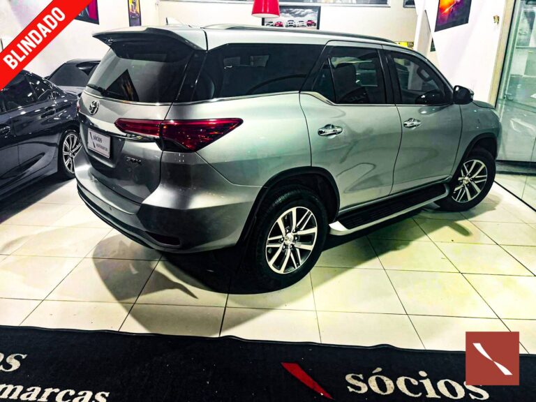 TOYOTA HILUX SW4 SRX 7L-09