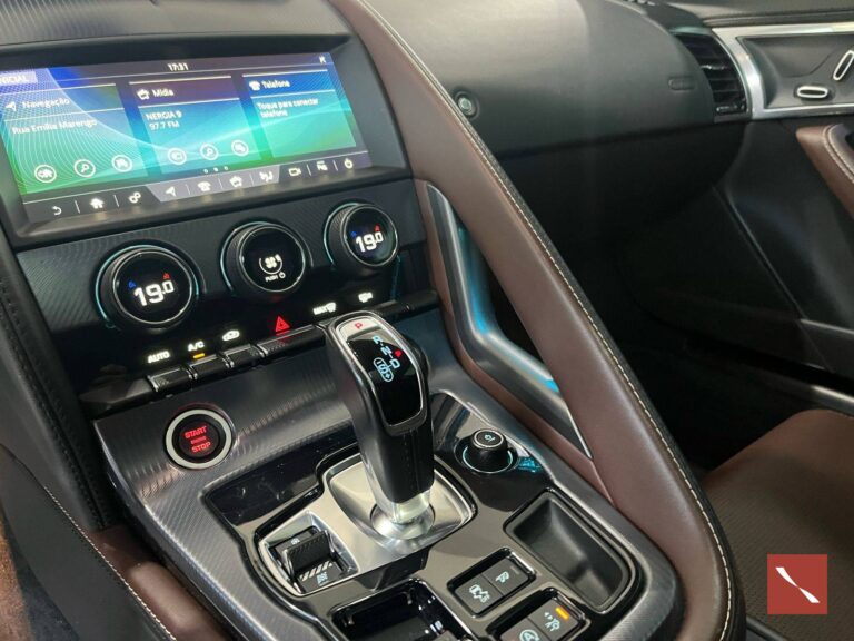 Jaguar F-Type P300 R-Dynamic -06