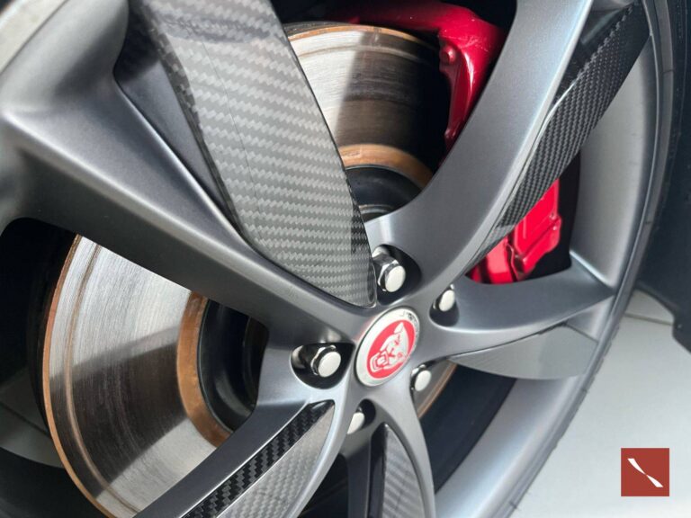 Jaguar F-Type P300 R-Dynamic -11