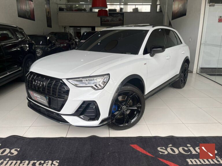 AUDI Q3 PERFORMANCE BLACK