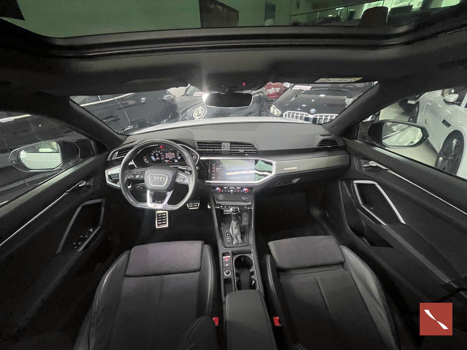 AUDI Q3 PERFORMANCE BLACK