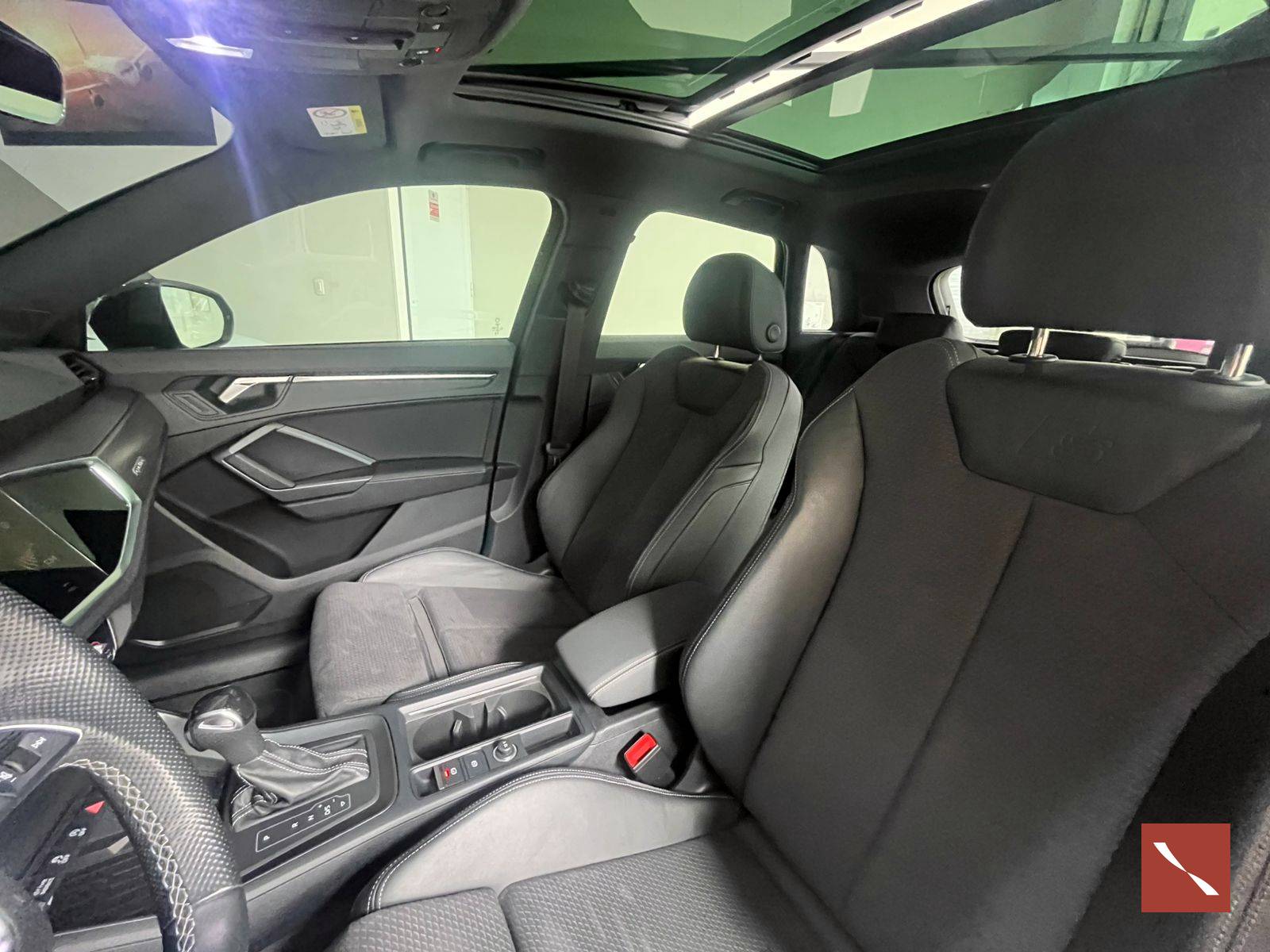 AUDI Q3 PERFORMANCE BLACK