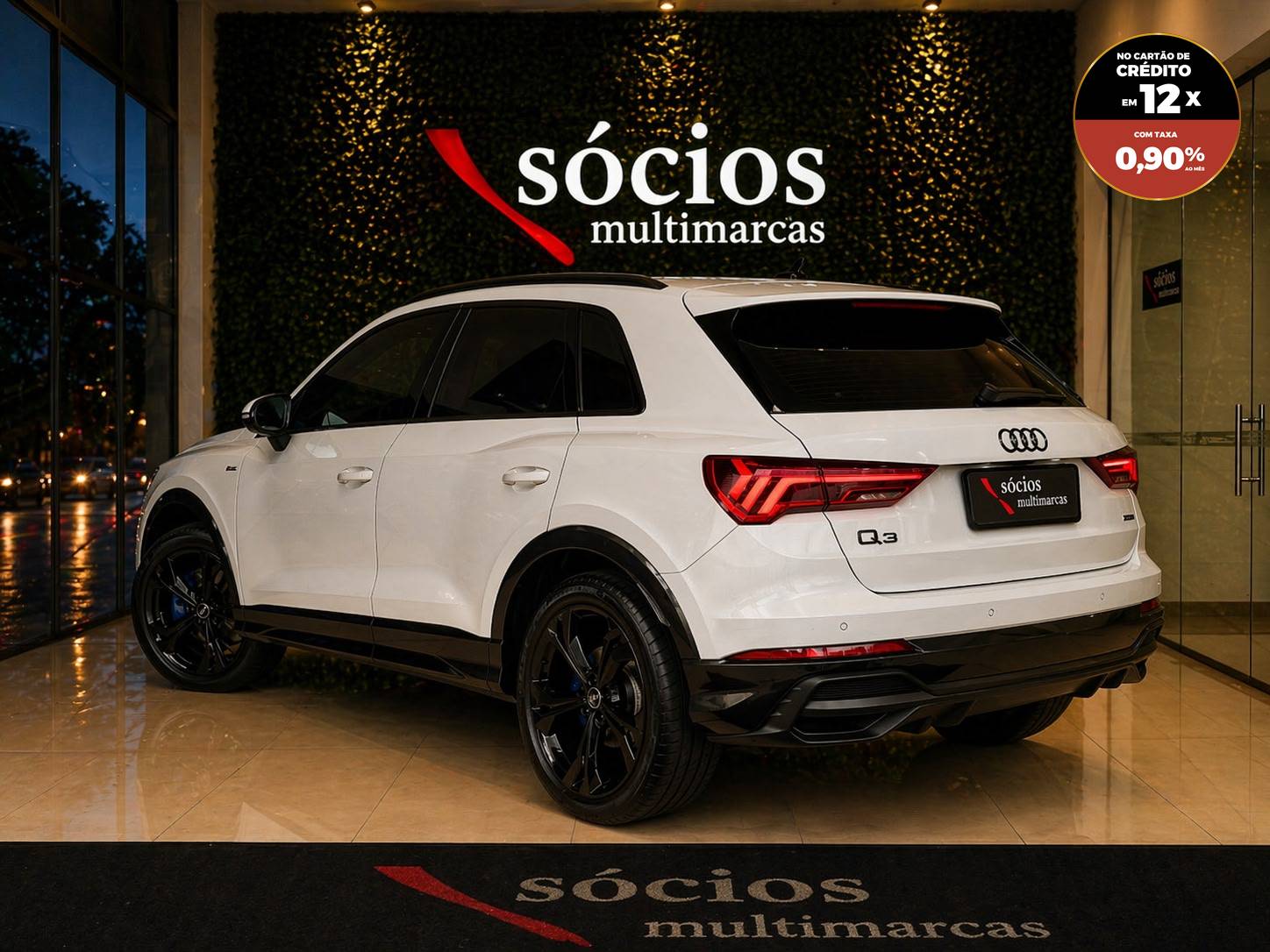 AUDI Q3 PERFORMANCE BLACK