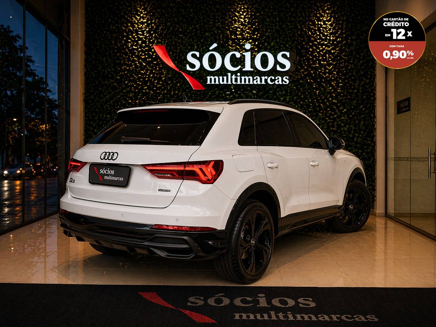 AUDI Q3 PERFORMANCE BLACK
