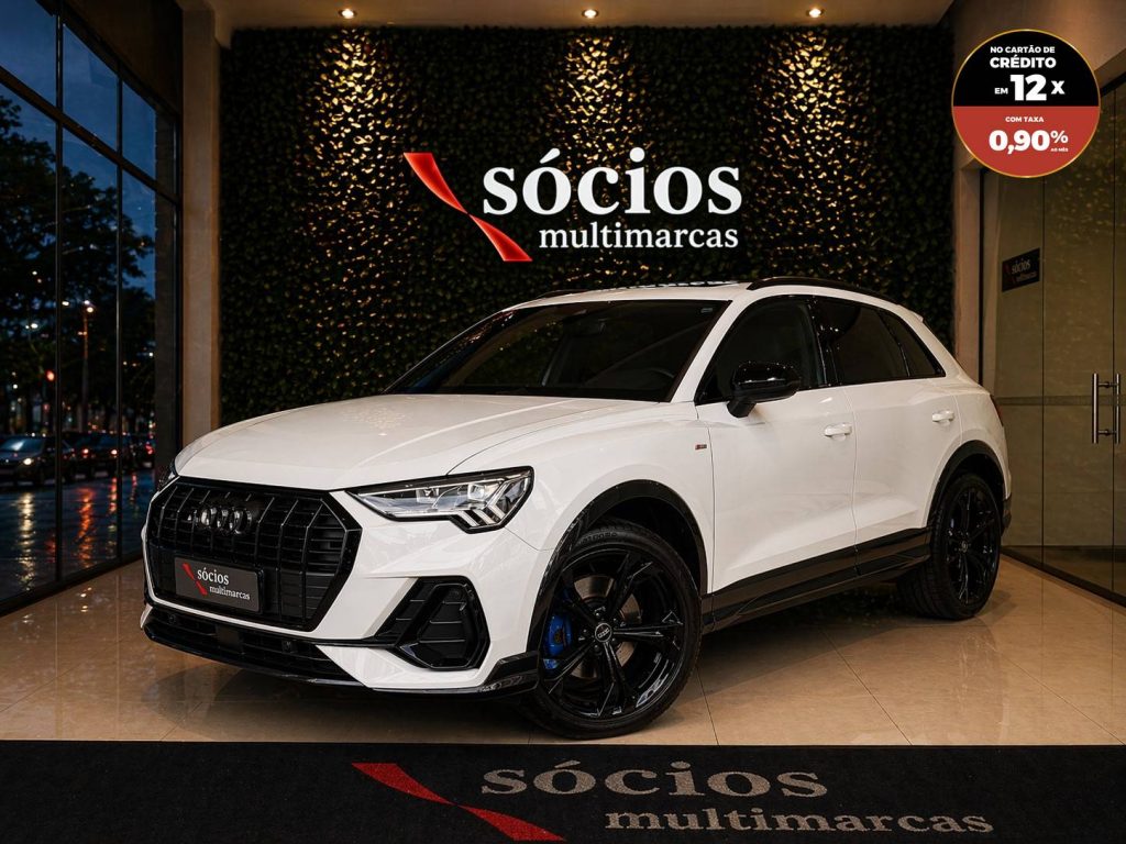 AUDI Q3 PERFORMANCE BLACK